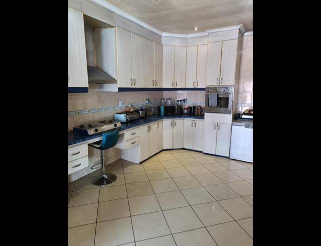 6 BEDROOM HOUSE FOR SALE IN NEW MODDER